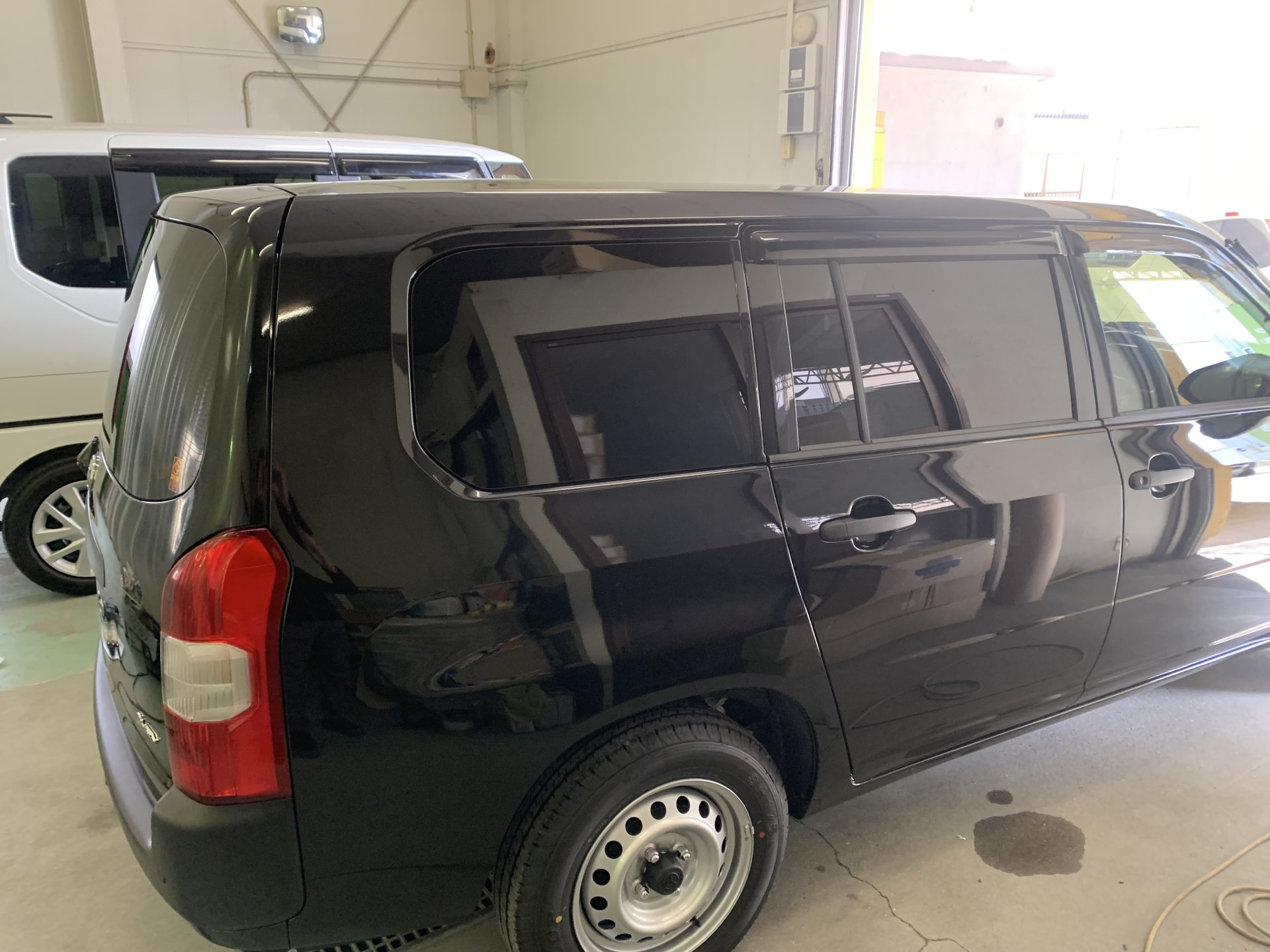 プロボックス　カーフィルム施工